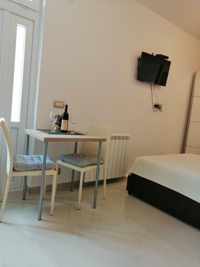 Studio Apartman Irena 2 Bijela Luaran gambar